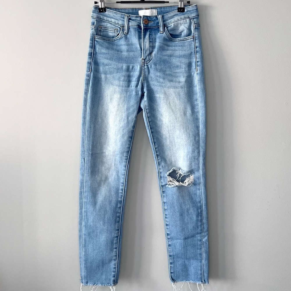 Vervet by Flying Monkey High Rise Straight Leg Jeans Raw Hem Light Wash Size 25